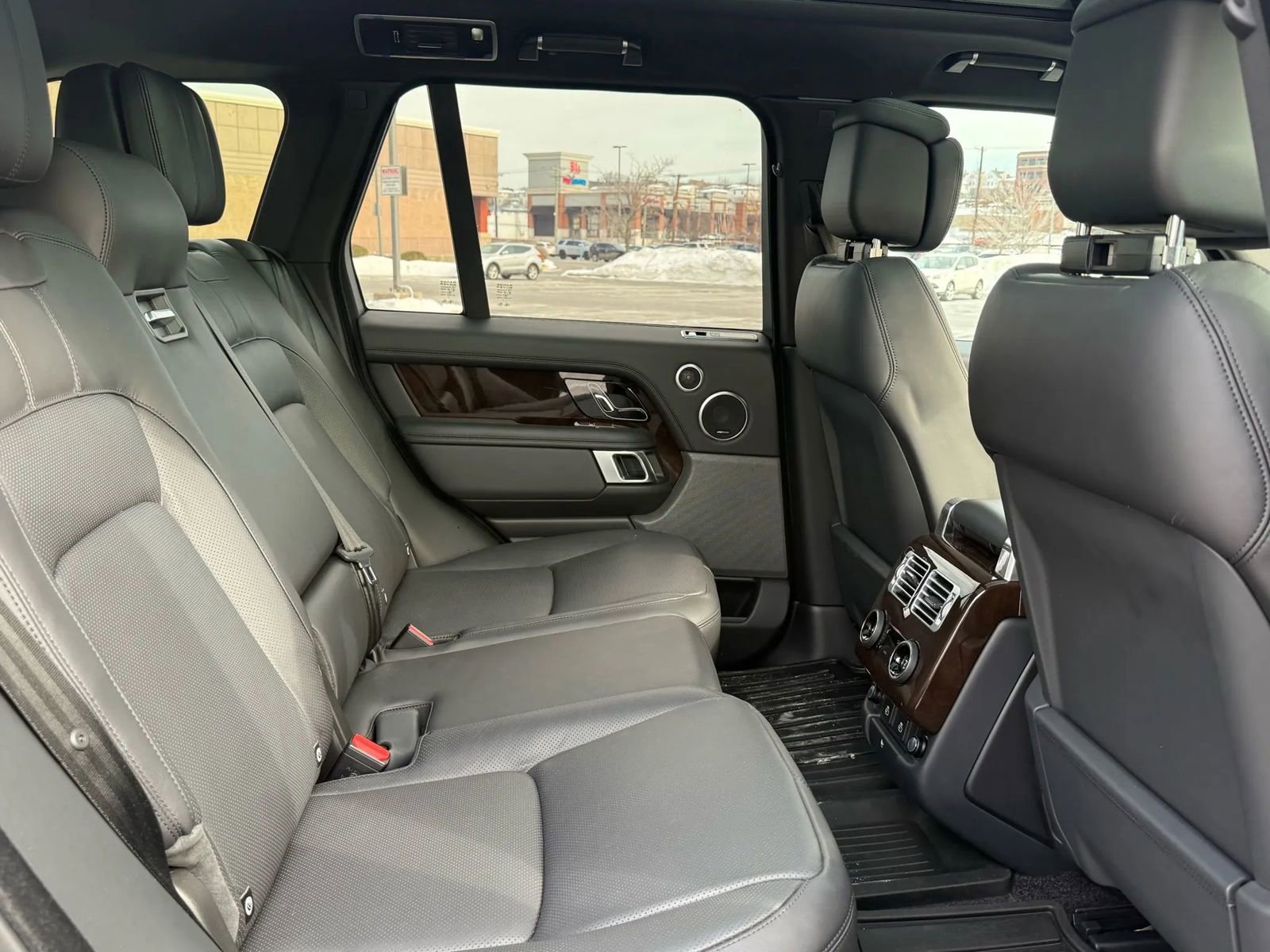 Used 2022 Land Rover Range Rover Westminster Edition image 23