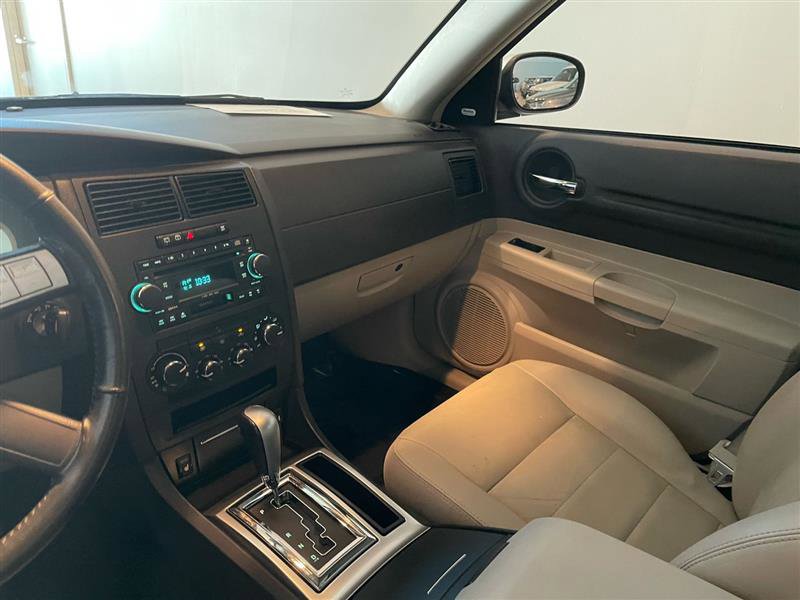 Used 2005 Dodge Magnum R/T w/ Convenience Group II image 41