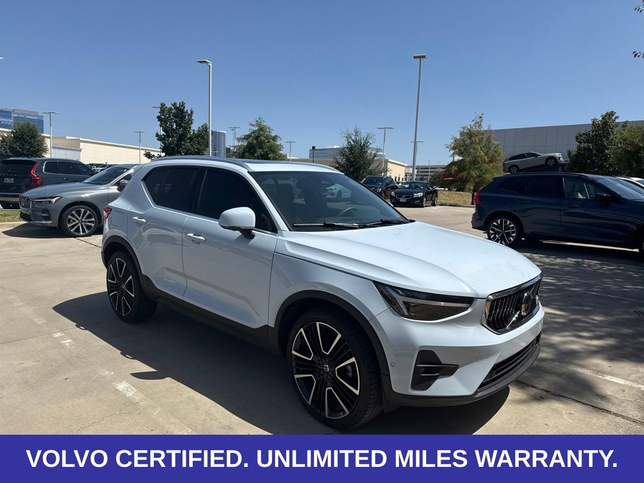 Certified 2024 Volvo XC40 B5 Ultimate w/ Protection Package Premier AWD/4WD image 3