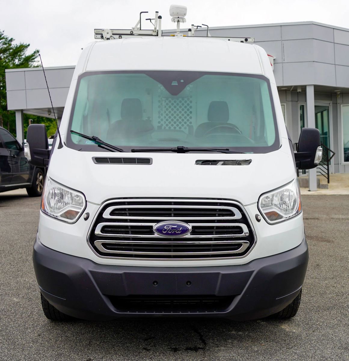 Used 2018 Ford Transit 250 148 Medium Roof w/ Exterior Upgrade Package RWD image 9