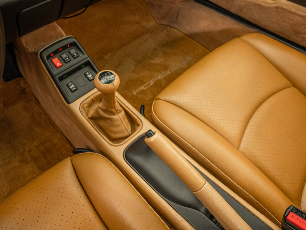 Used 1995 Porsche 911 Carrera RWD image 48