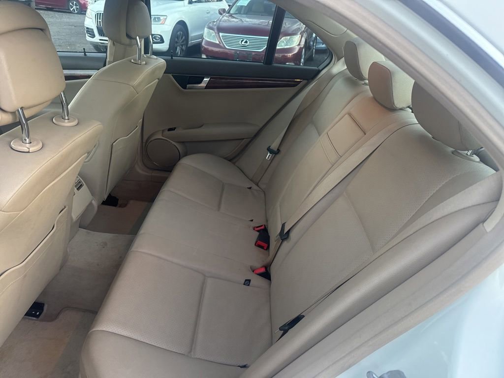 Used 2011 Mercedes-Benz C 300 4MATIC Sedan image 39
