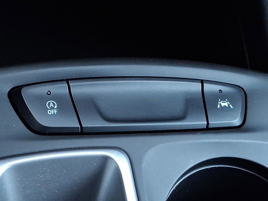 Used 2024 Chevrolet Trax RS w/ Sunroof Package FWD image 25