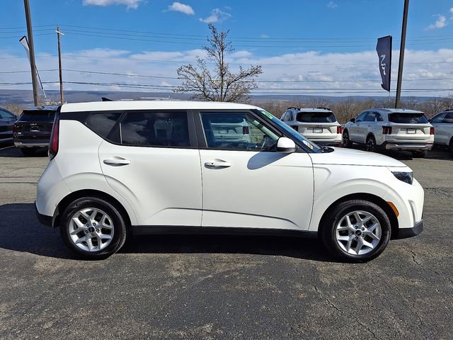 Certified 2023 Kia Soul S FWD image 7