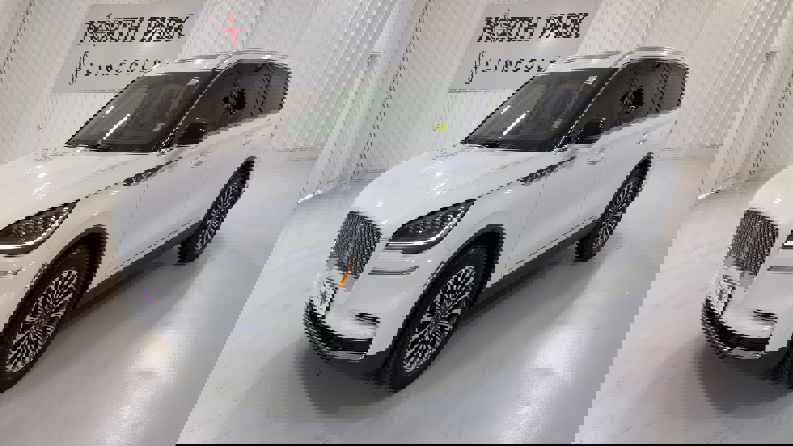 Used 2022 Lincoln Aviator Reserve w/ Equipment Group 201A image 5