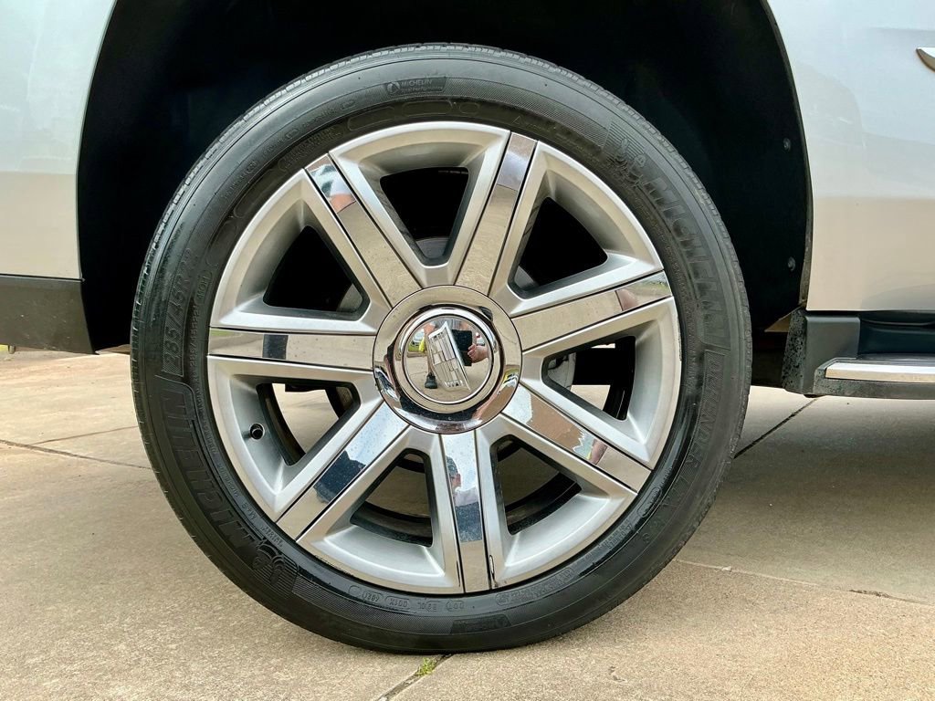 Used 2019 Cadillac Escalade Luxury AWD/4WD image 21