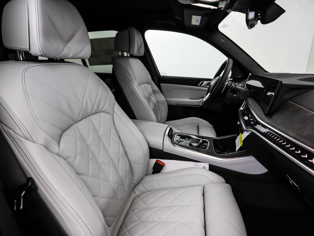 New 2026 BMW X5 xDrive50e w/ Climate Comfort Package image 31