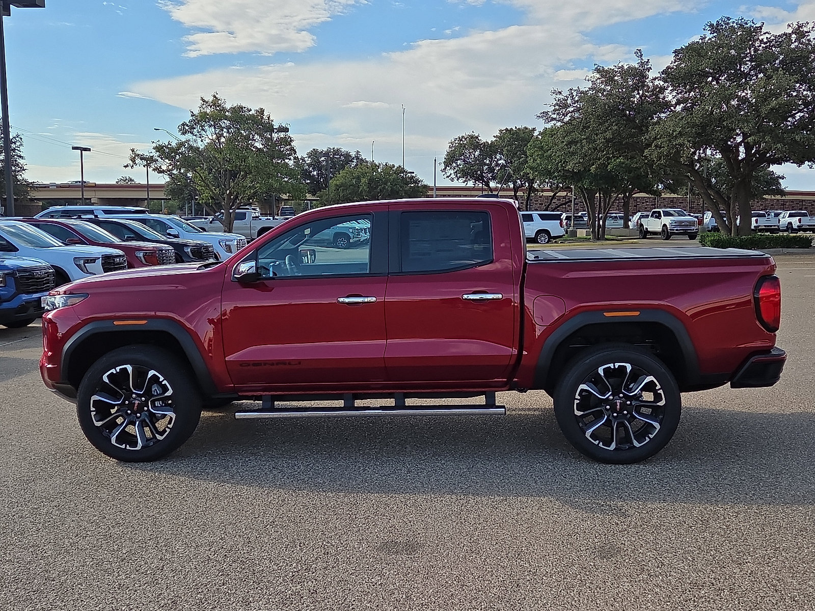 New 2026 GMC Canyon Denali w/ LPO, Black Badging Package AWD/4WD image 2