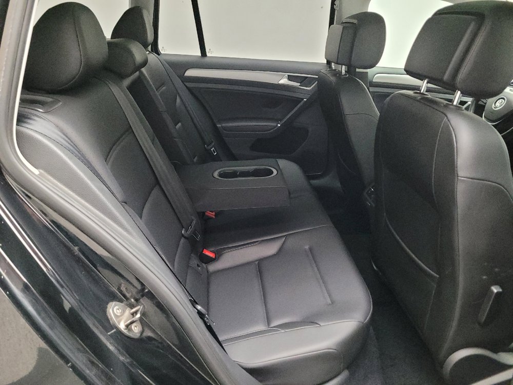 Used 2016 Volkswagen Golf Limited Edition image 19