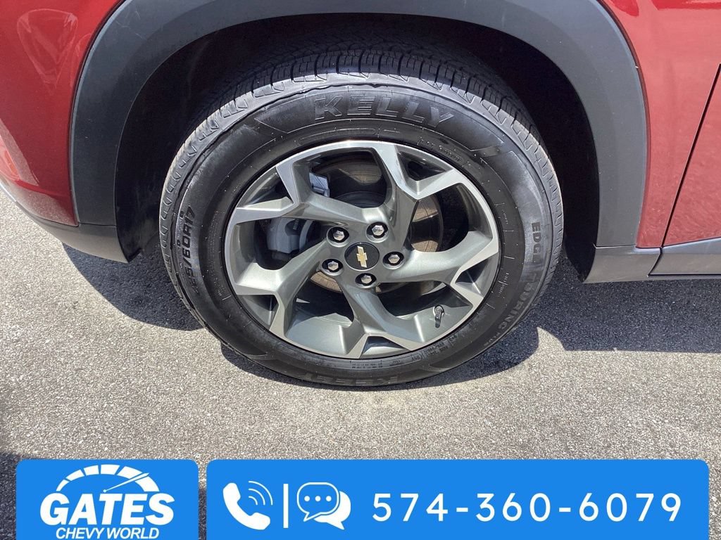 Used 2024 Chevrolet Trax LT w/ Driver Confidence Package FWD image 32