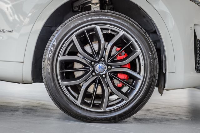Used 2019 Maserati Levante GranSport AWD/4WD image 16