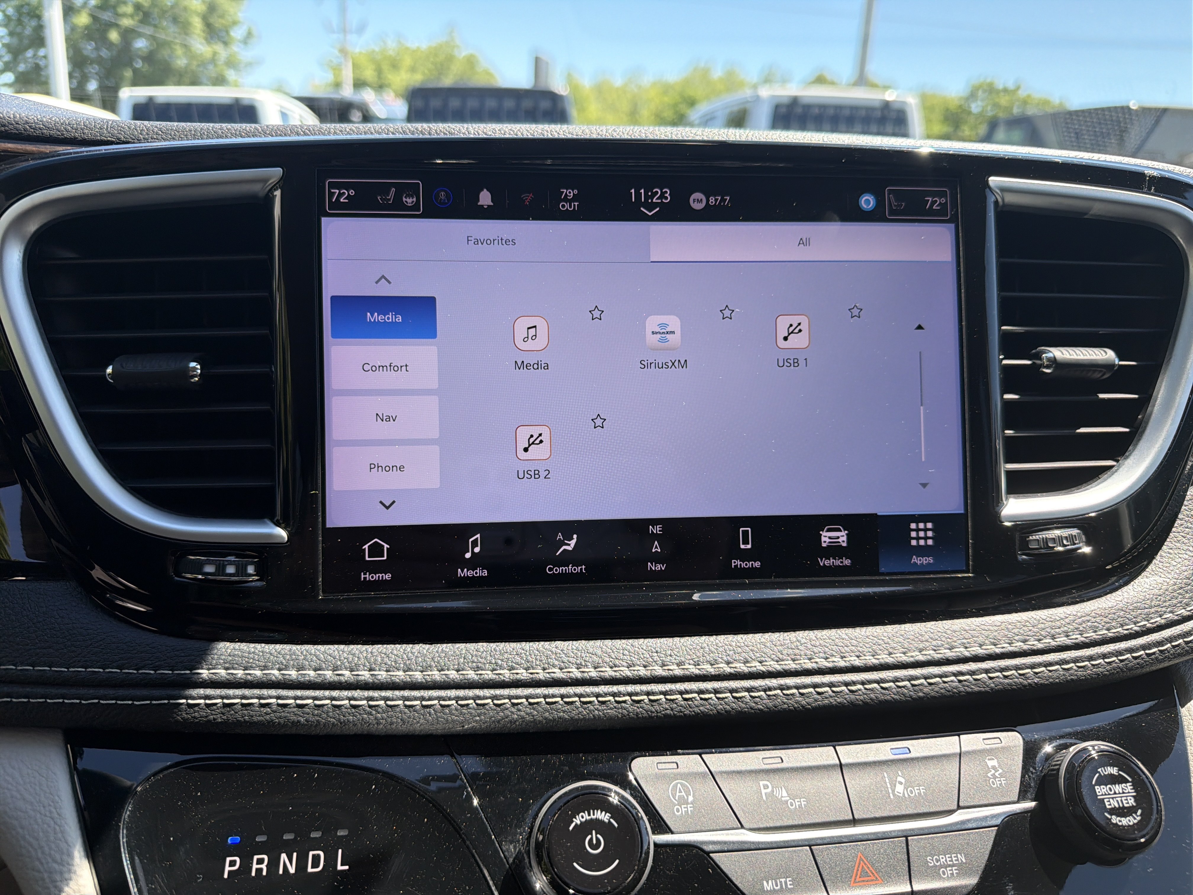 Used 2023 Chrysler Pacifica Limited FWD image 29