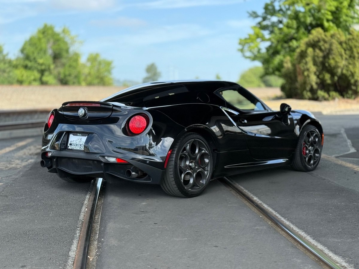 Used 2018 Alfa Romeo 4C Coupe w/ Convenience Group - Coupe RWD image 5