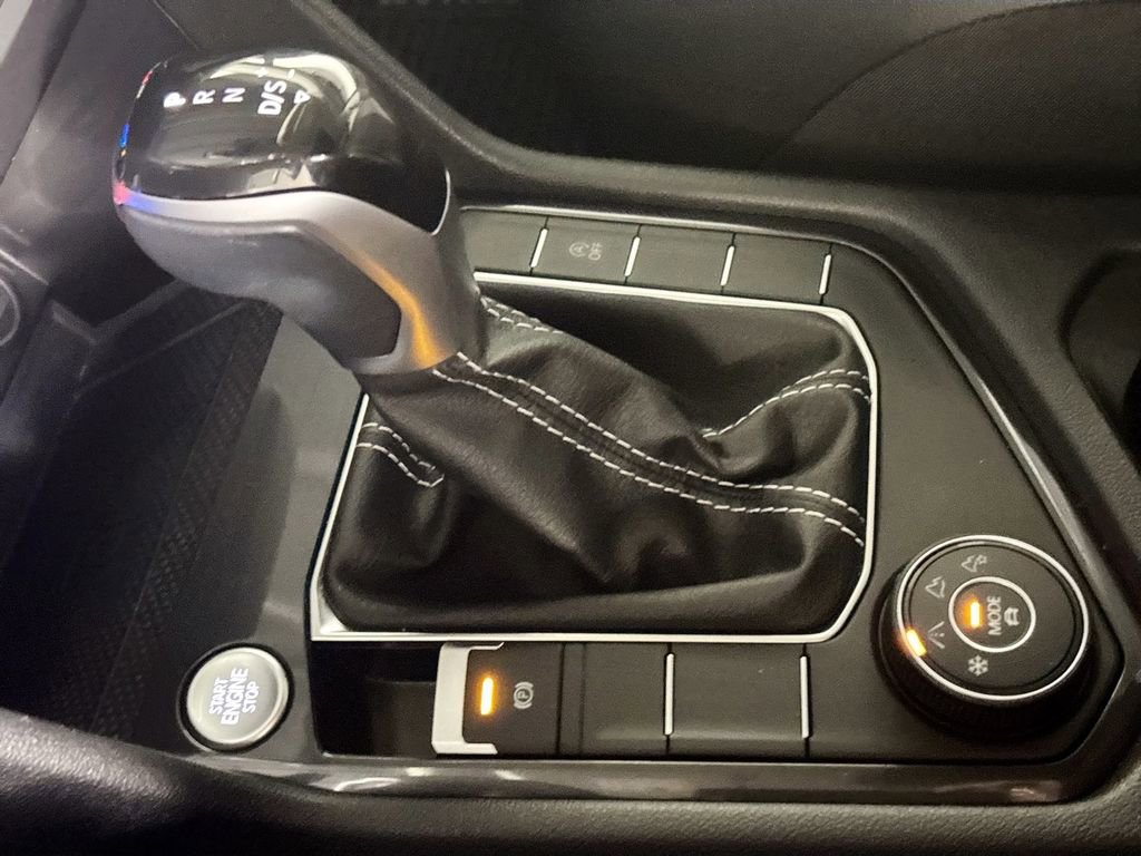 Certified 2022 Volkswagen Tiguan SE w/ Panoramic Sunroof Package image 17