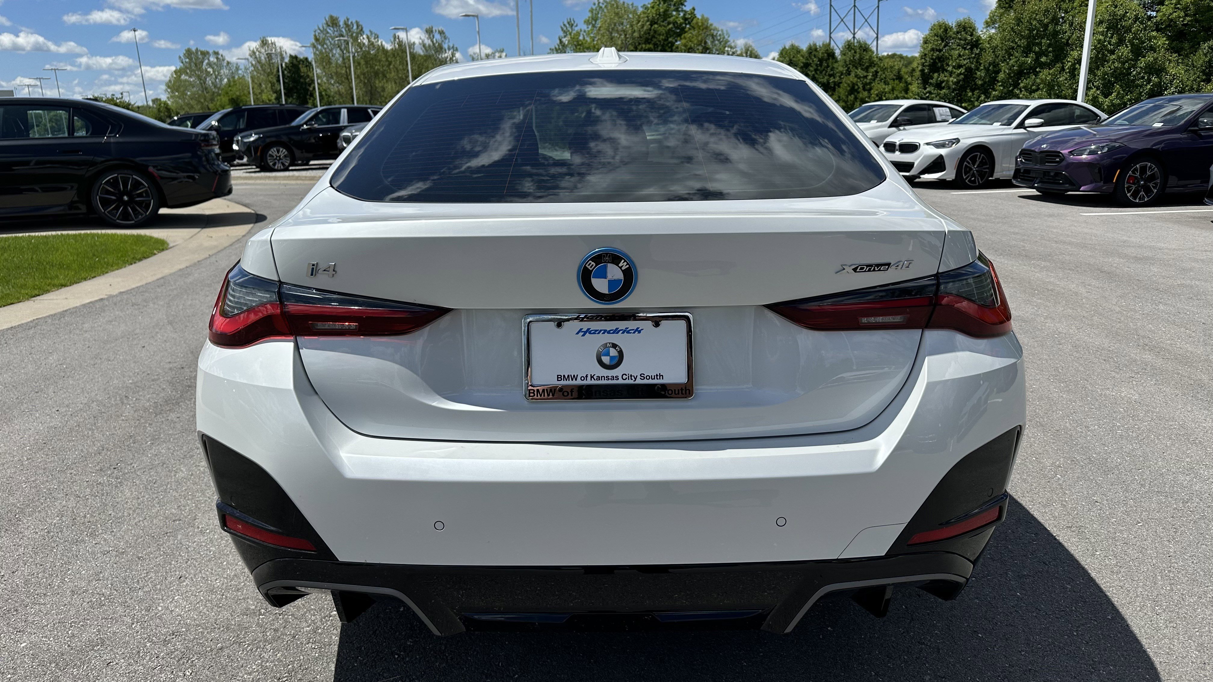Used 2025 BMW i4 xDrive40i w/ M Sport Package AWD/4WD image 9