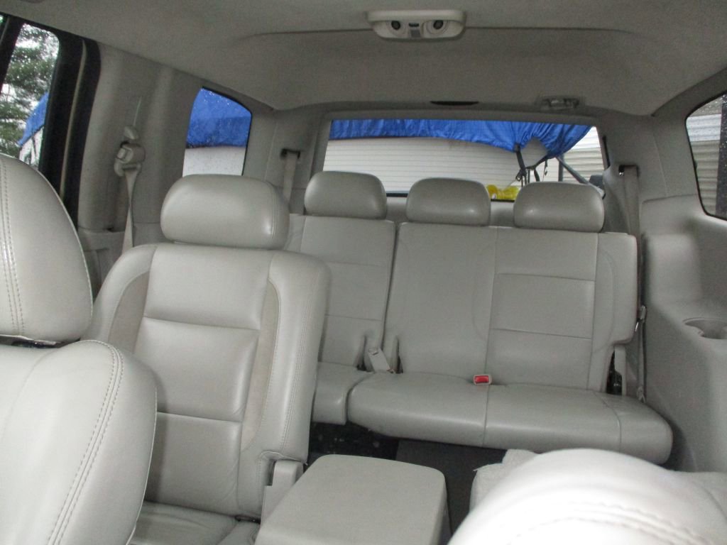 Used 2008 Chrysler Aspen Limited image 16