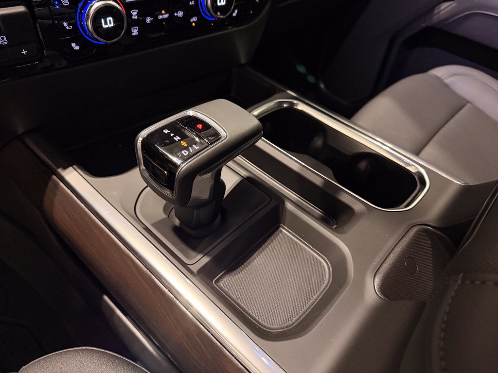 Used 2026 GMC Sierra 1500 SLT AWD/4WD image 27