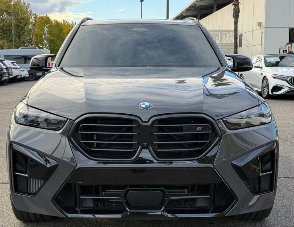 Used 2025 BMW X5 M Competition w/ Executive Package image 2