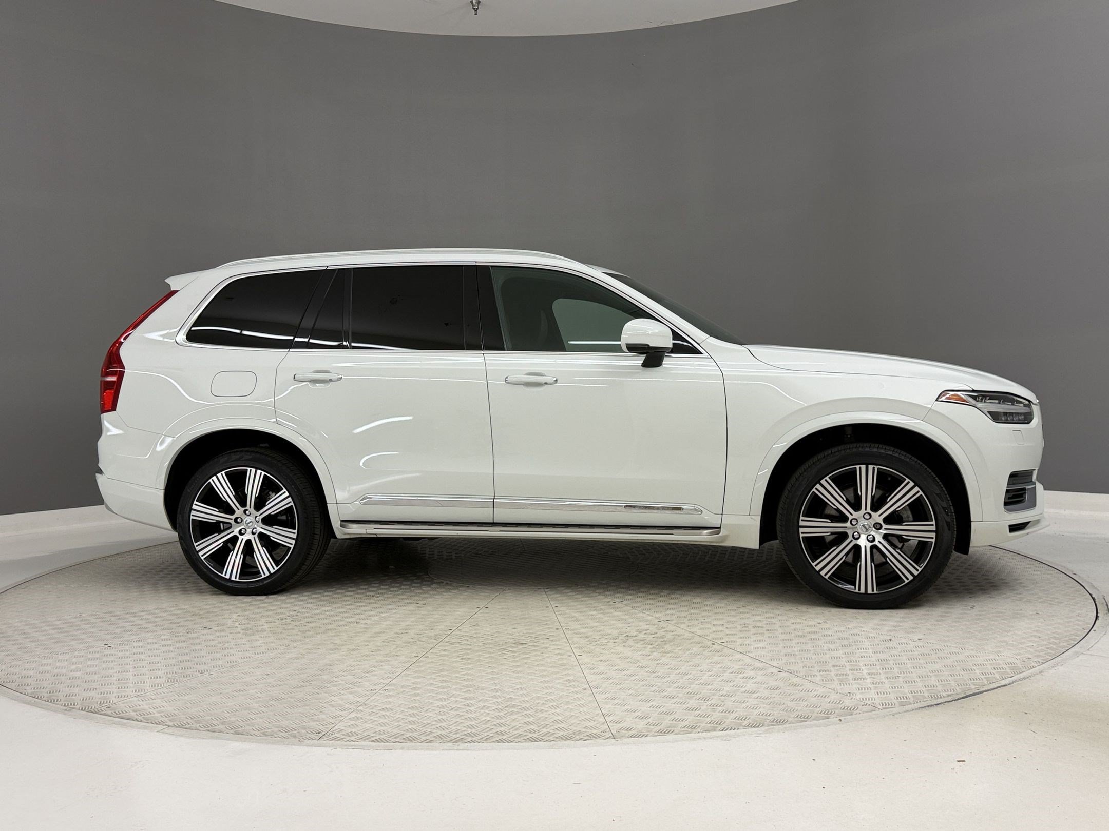 Used 2022 Volvo XC90 T8 Inscription AWD/4WD image 8