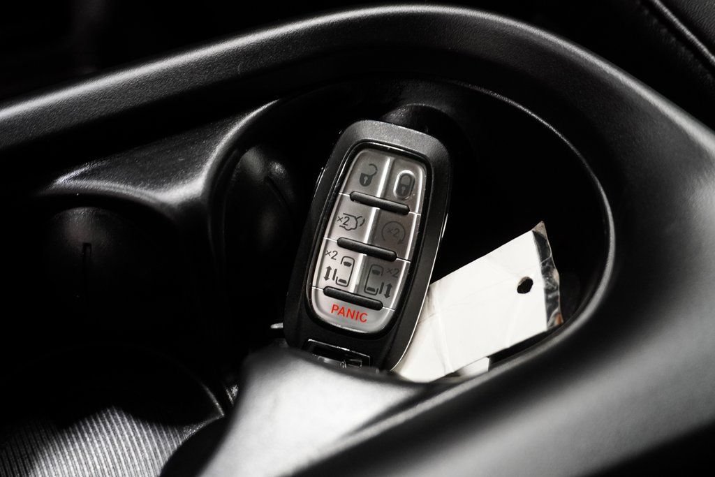 New 2026 Chrysler Pacifica Select FWD image 26
