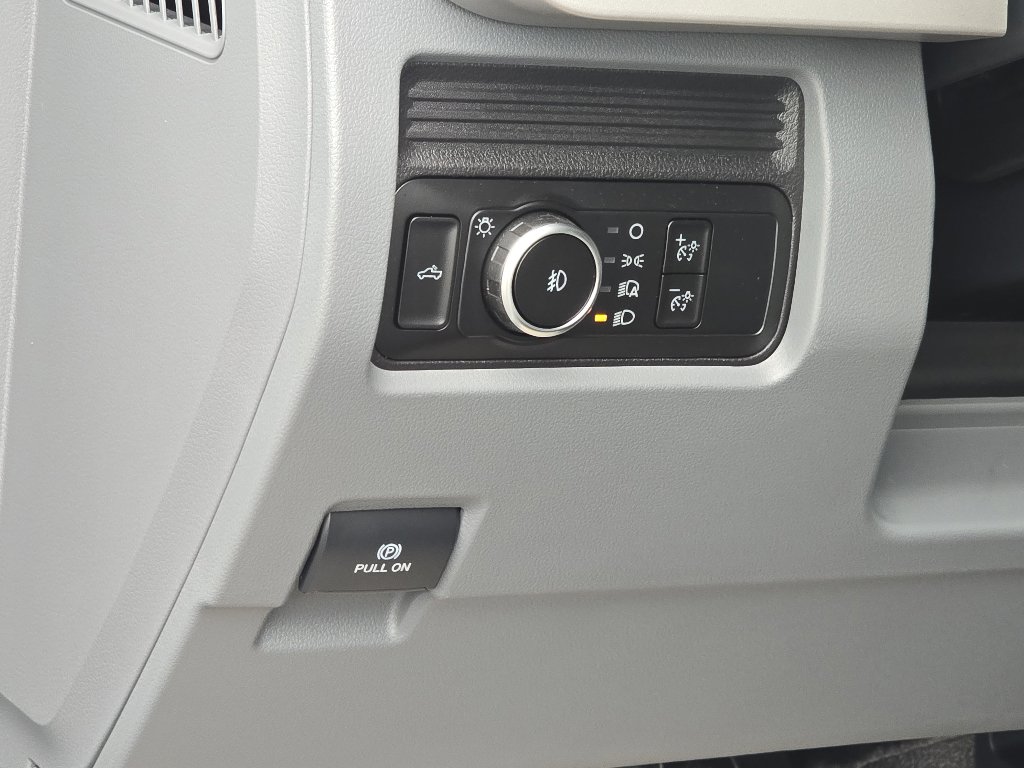 New 2025 Ford F250 XL w/ FX4 Off-Road Package image 7