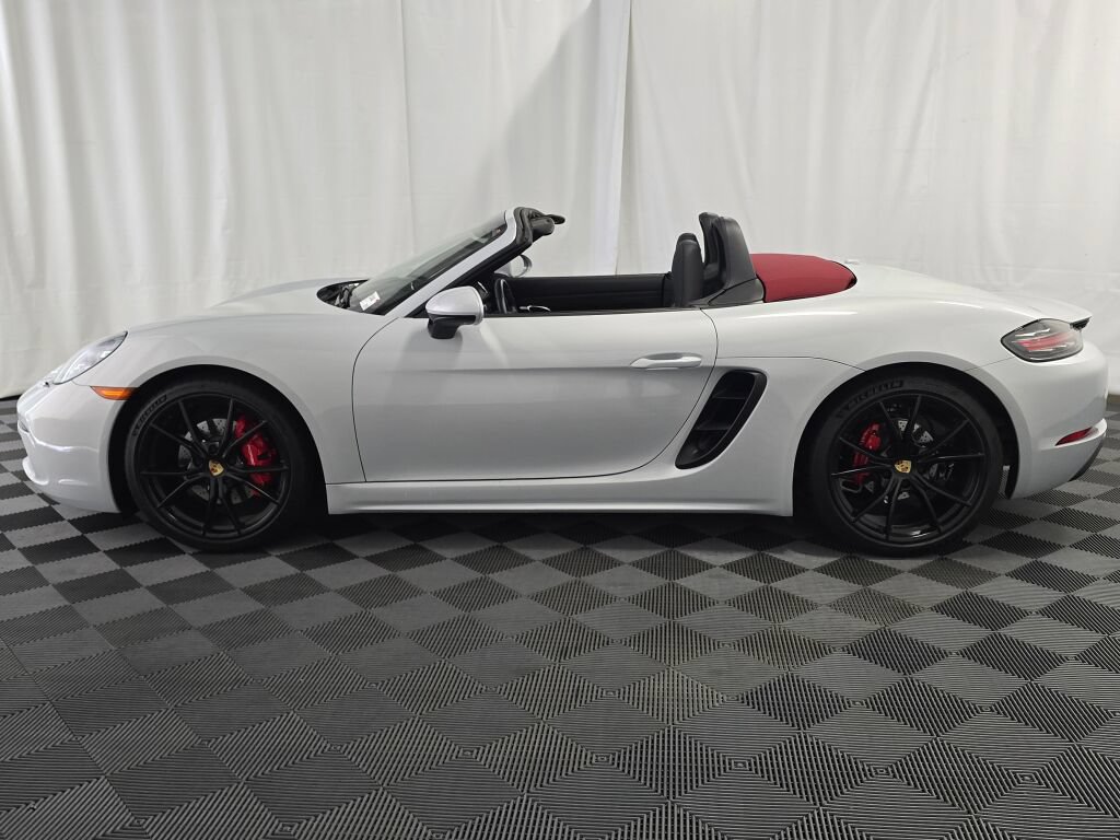 Certified 2025 Porsche 718 Boxster S RWD image 2