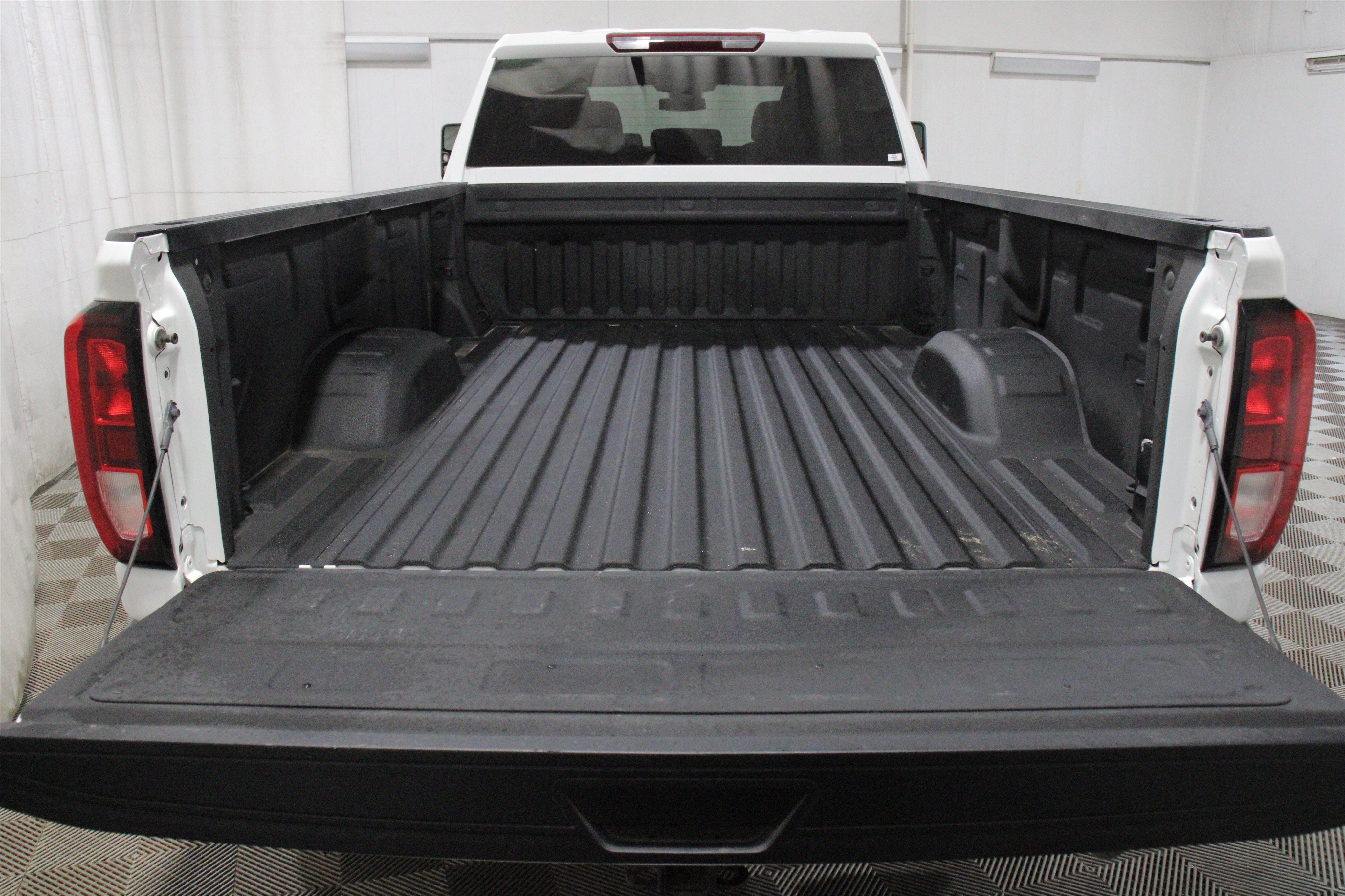 Used 2024 GMC Sierra 2500 Pro w/ Convenience Package RWD image 23
