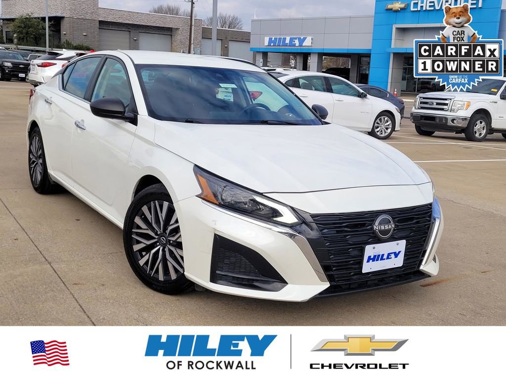 Used 2024 Nissan Altima 2.5 SV