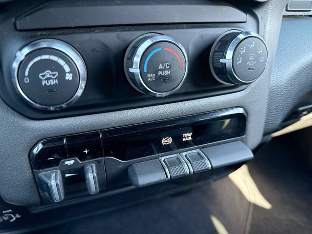 Used 2024 RAM 3500 Big Horn AWD/4WD image 18