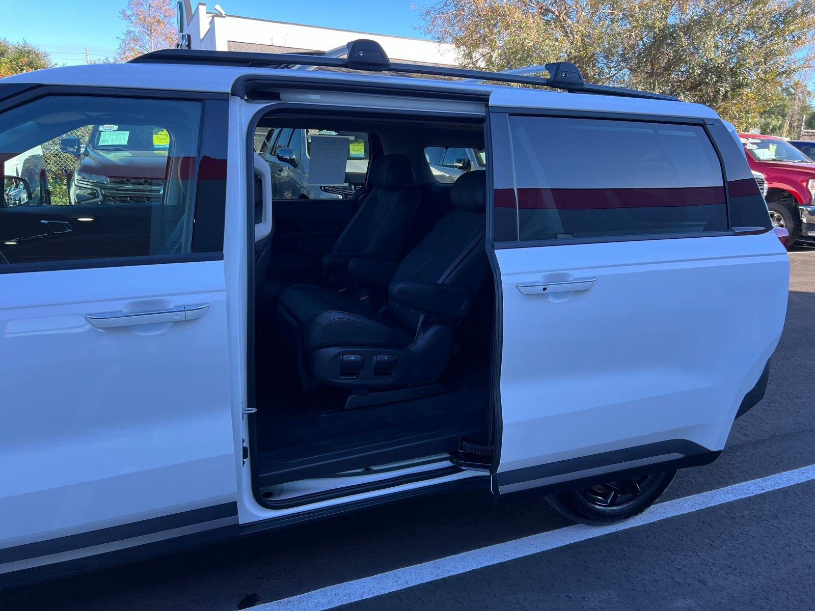 Used 2025 Kia Carnival SX Prestige image 45