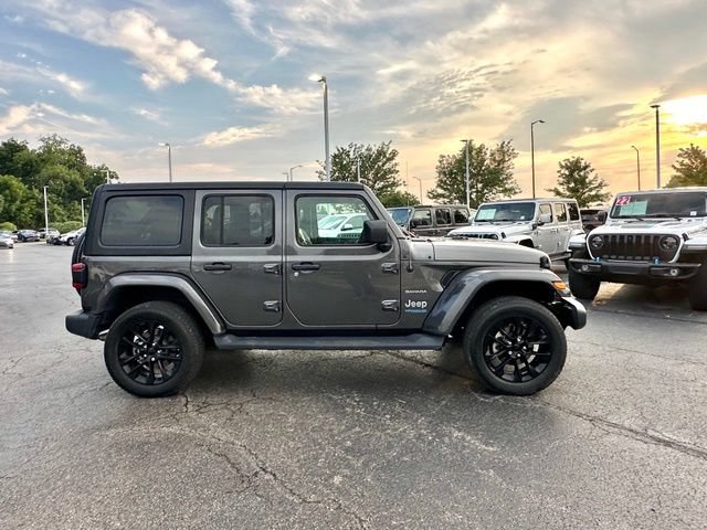 Used 2022 Jeep Wrangler Unlimited Sahara w/ Cold Weather Group AWD/4WD image 16