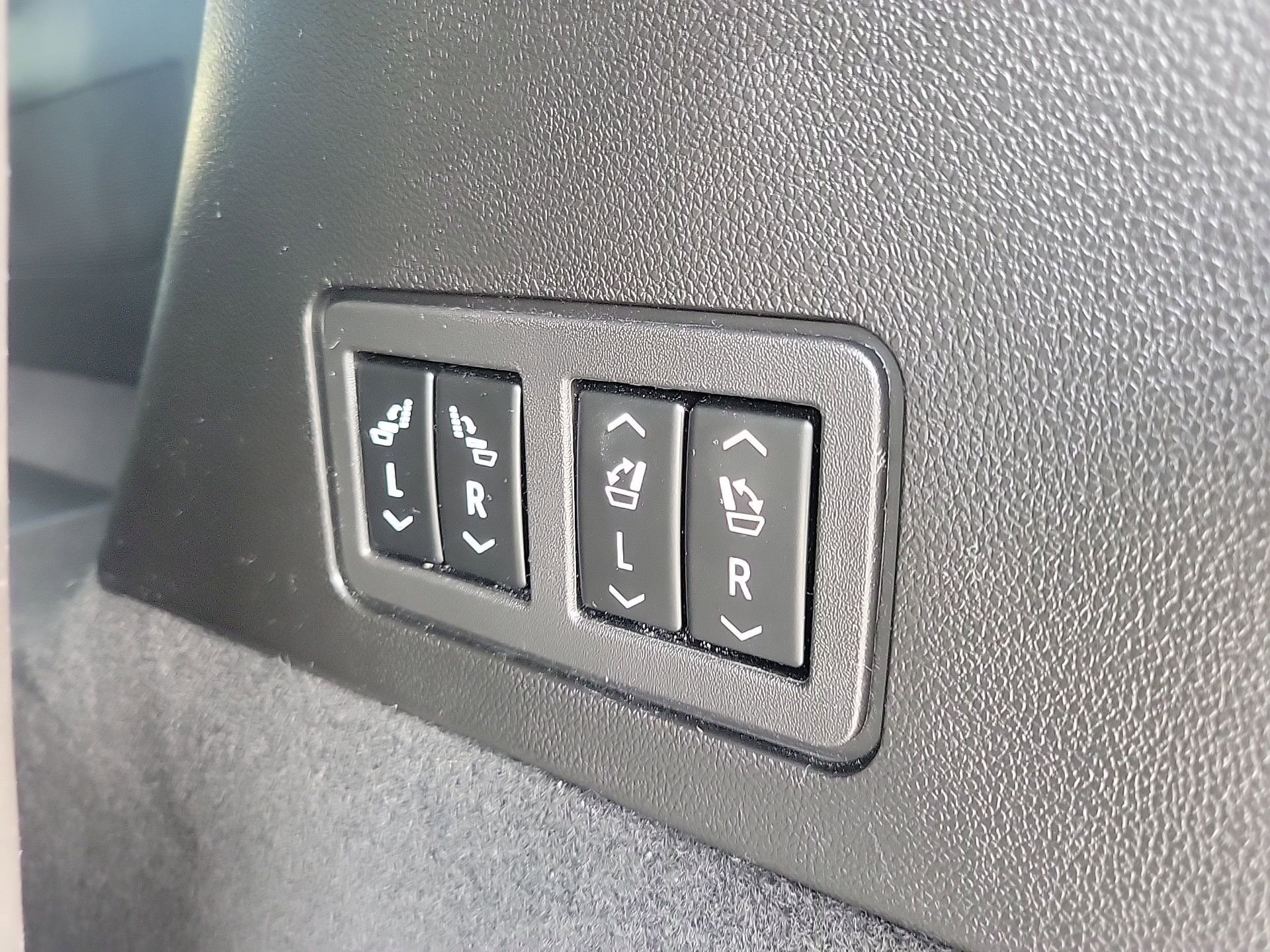 Used 2022 Cadillac XT6 Premium Luxury image 19