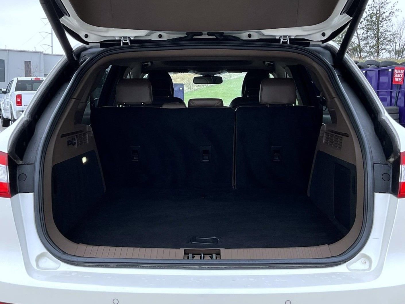 Used 2016 Lincoln MKX Reserve w/ Driver Assistance Package image 22