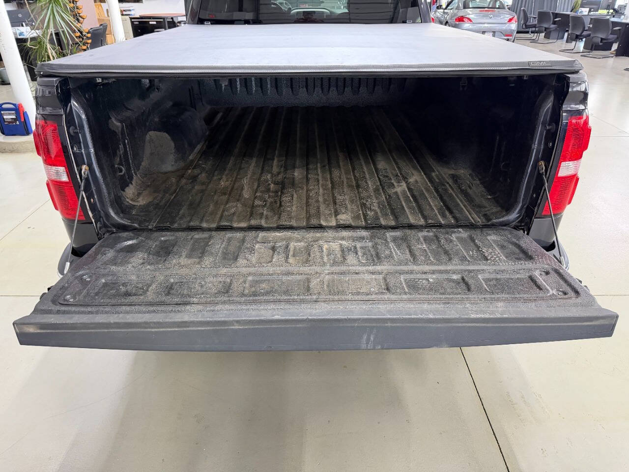 Used 2016 GMC Sierra 1500 SLE w/ SLE Value Package AWD/4WD image 9
