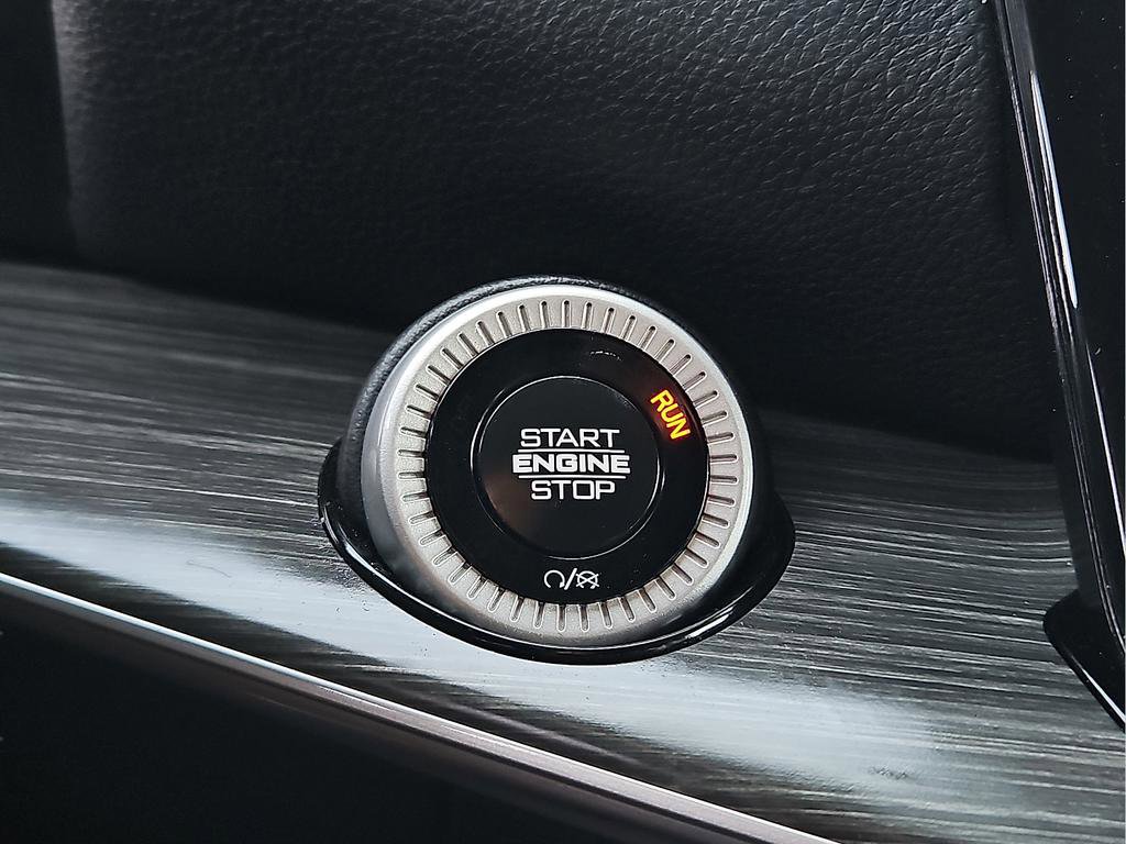 Used 2024 Jeep Wagoneer L Series II w/ Flexible Seating Group image 22