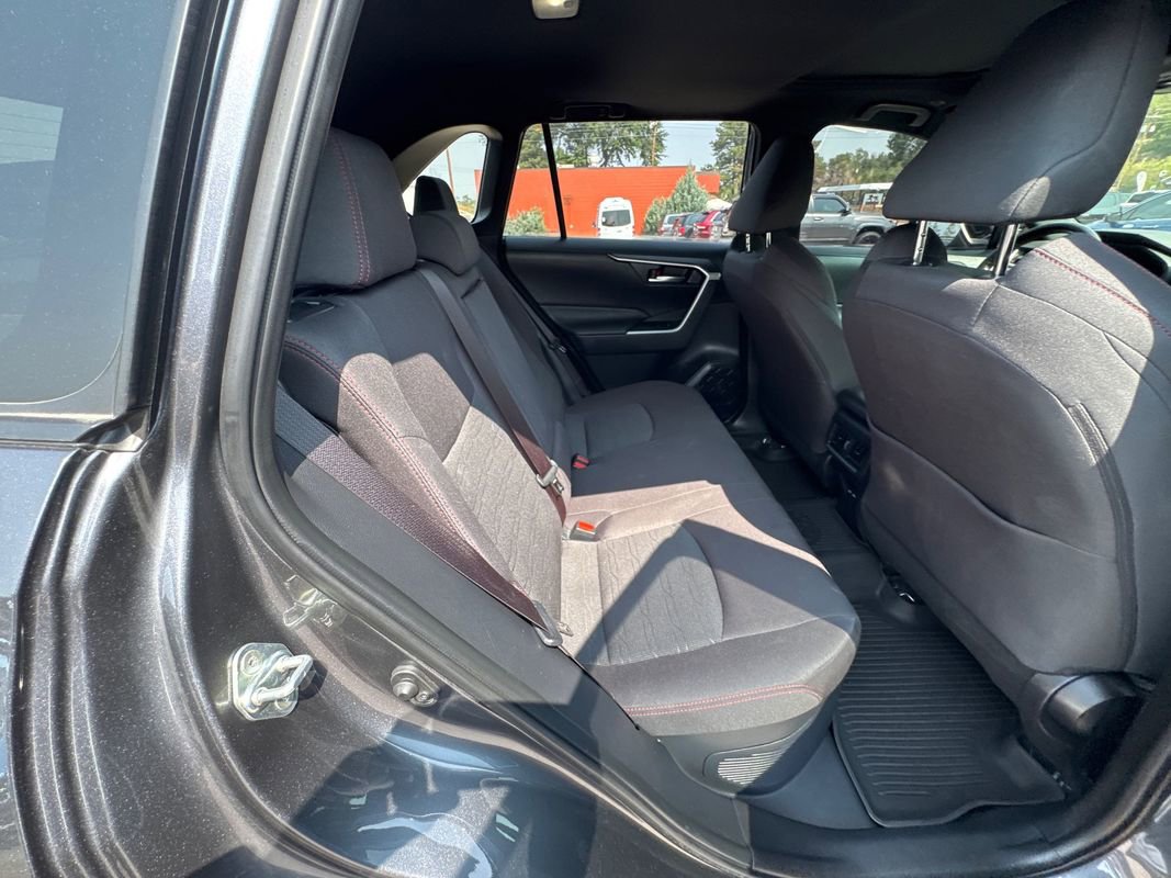 Used 2023 Toyota RAV4 SE image 17