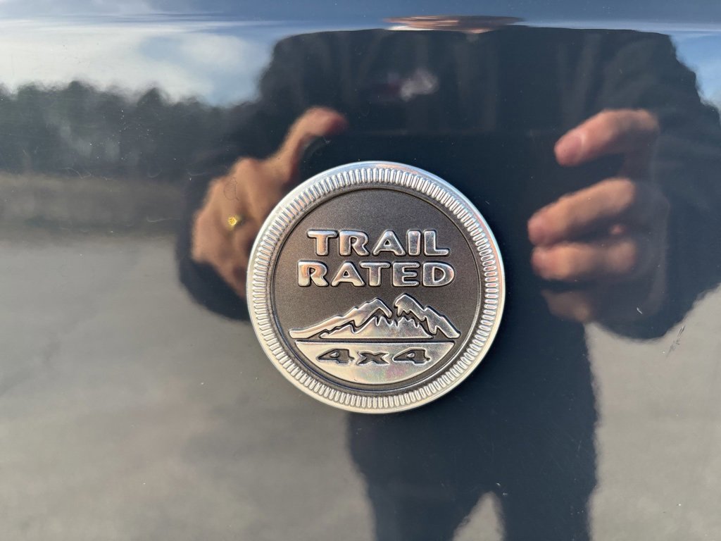 Used 2017 Jeep Wrangler Unlimited Sahara w/ Connectivity Group image 41