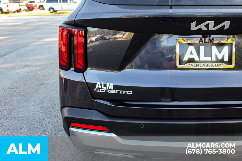 Used 2025 Kia Sorento S AWD/4WD image 12
