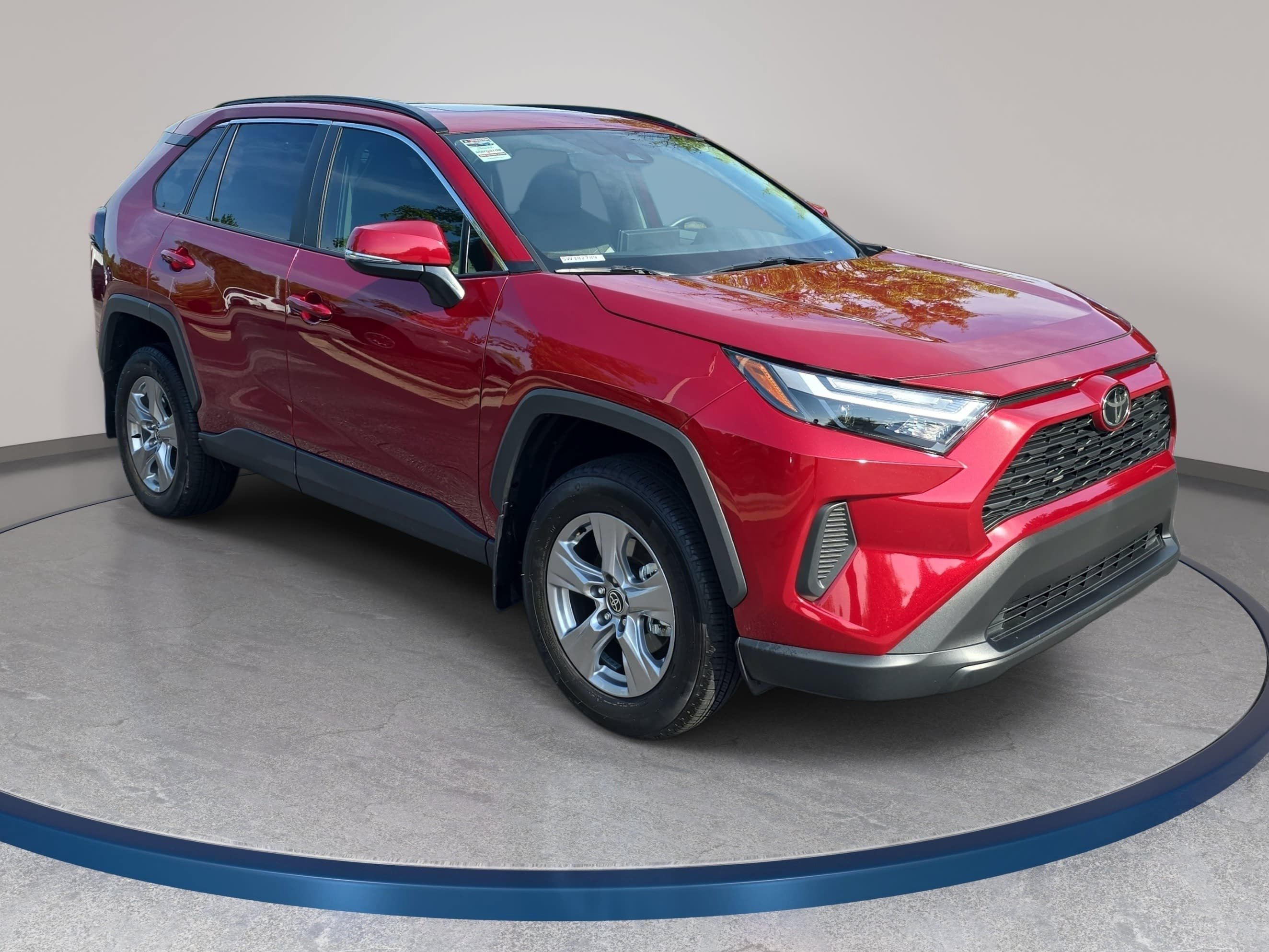 Used 2025 Toyota RAV4 XLE w/ Convenience Package FWD image 3
