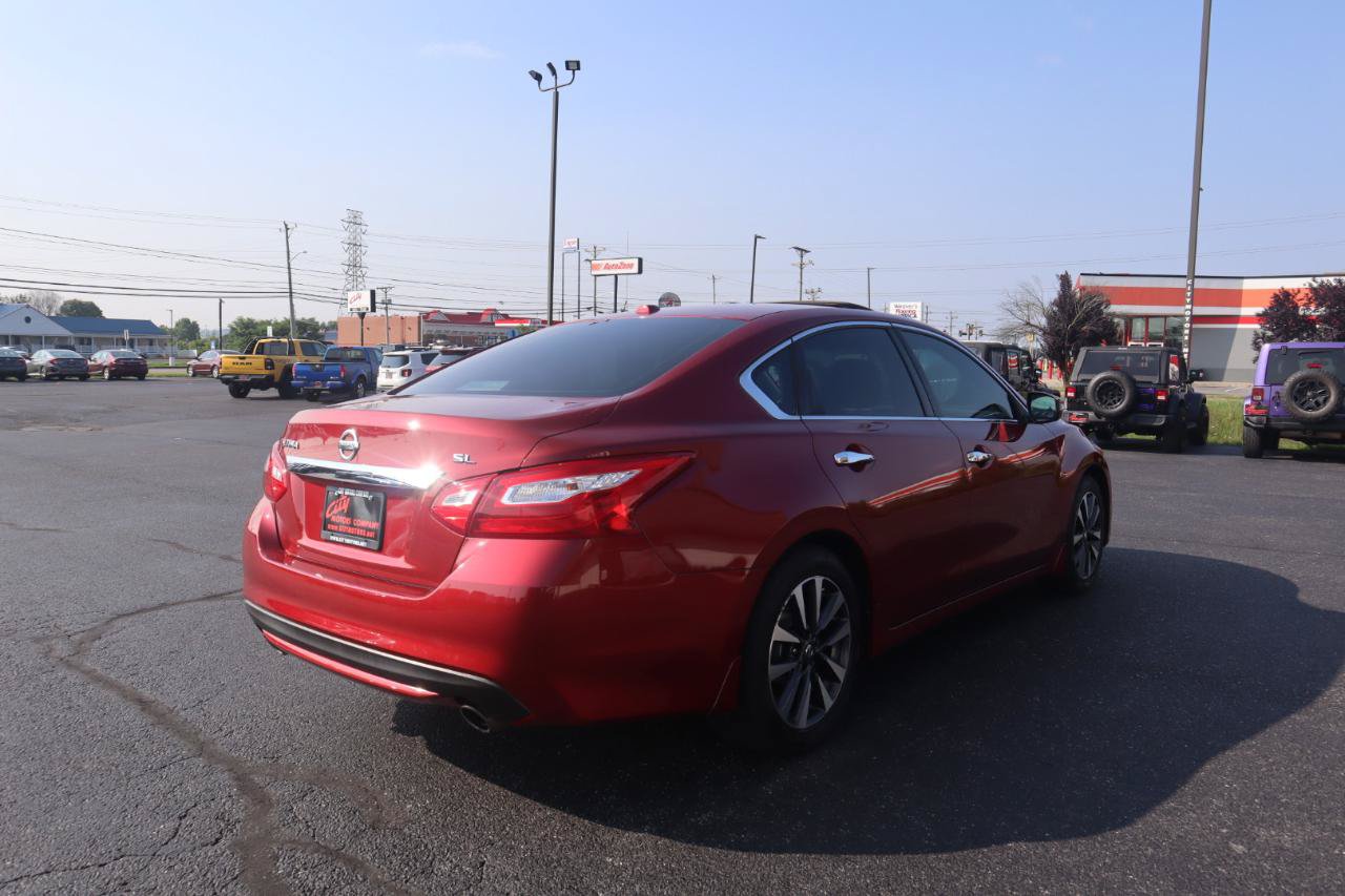 Used 2016 Nissan Altima 2.5 SL w/ Moonroof Package FWD image 9