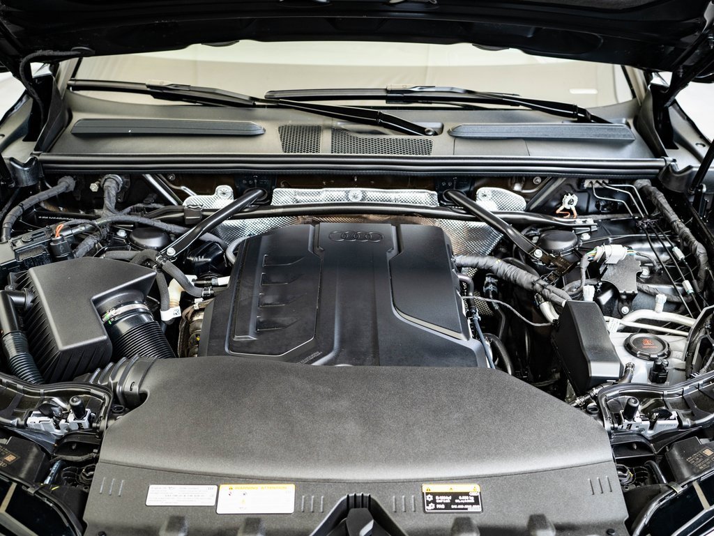 Certified 2025 Audi Q5 2.0T Premium Plus image 37