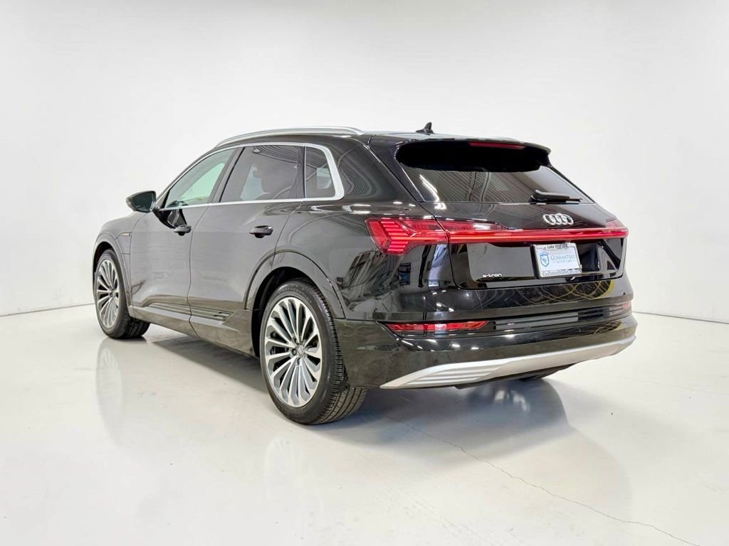 Used 2019 Audi e-tron Prestige w/ Prestige Package AWD/4WD image 18