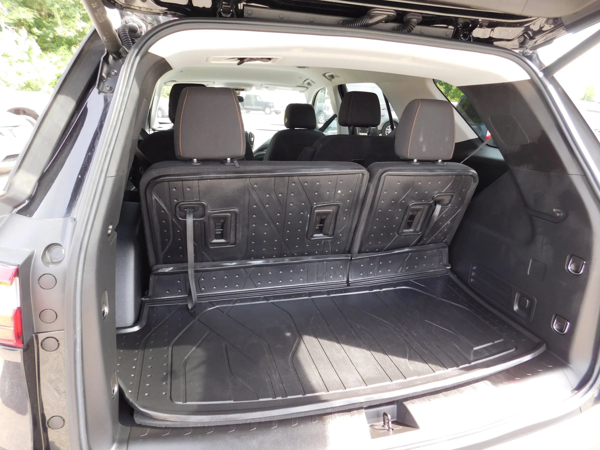 Used 2020 Chevrolet Traverse LT w/ Driver Confidence II Package AWD/4WD image 7