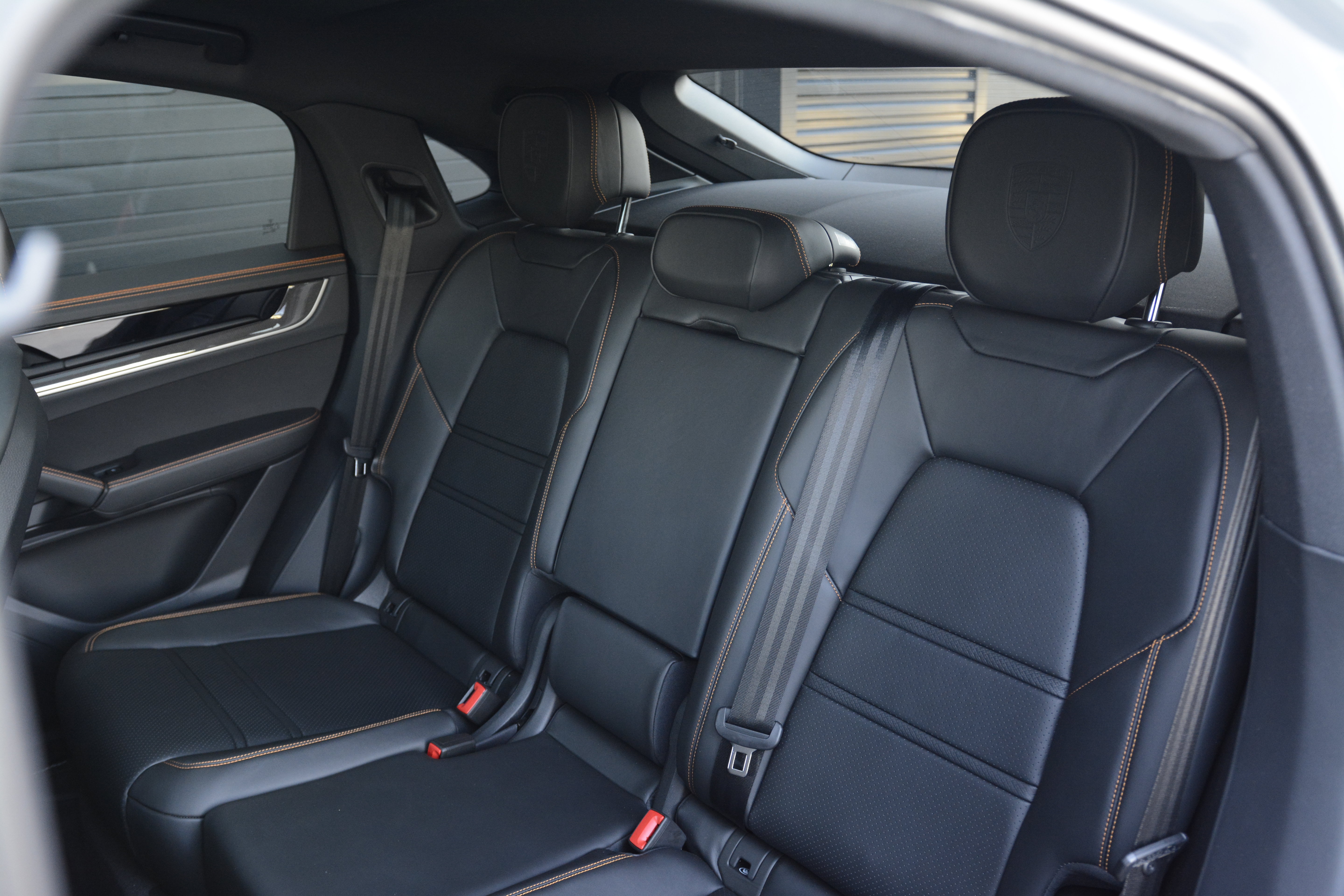 Certified 2025 Porsche Cayenne S AWD/4WD image 32