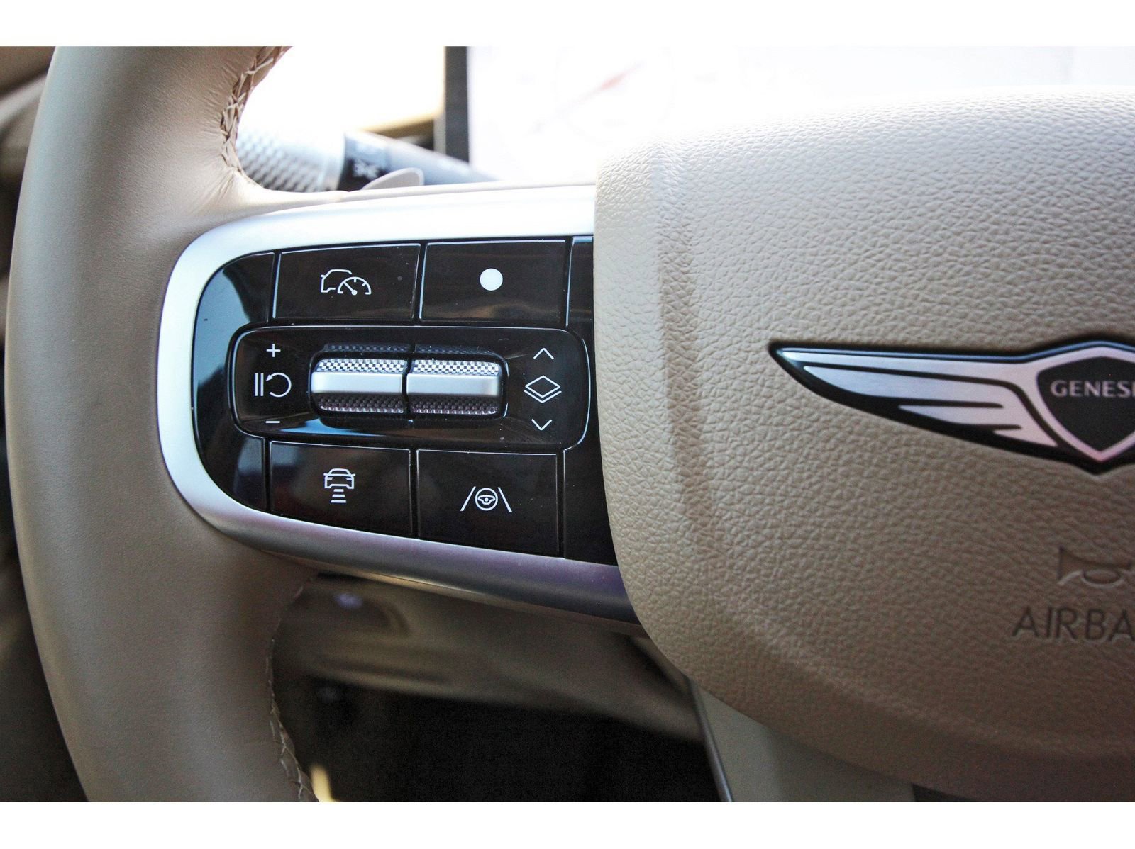 Used 2025 Genesis G80 2.5T image 18