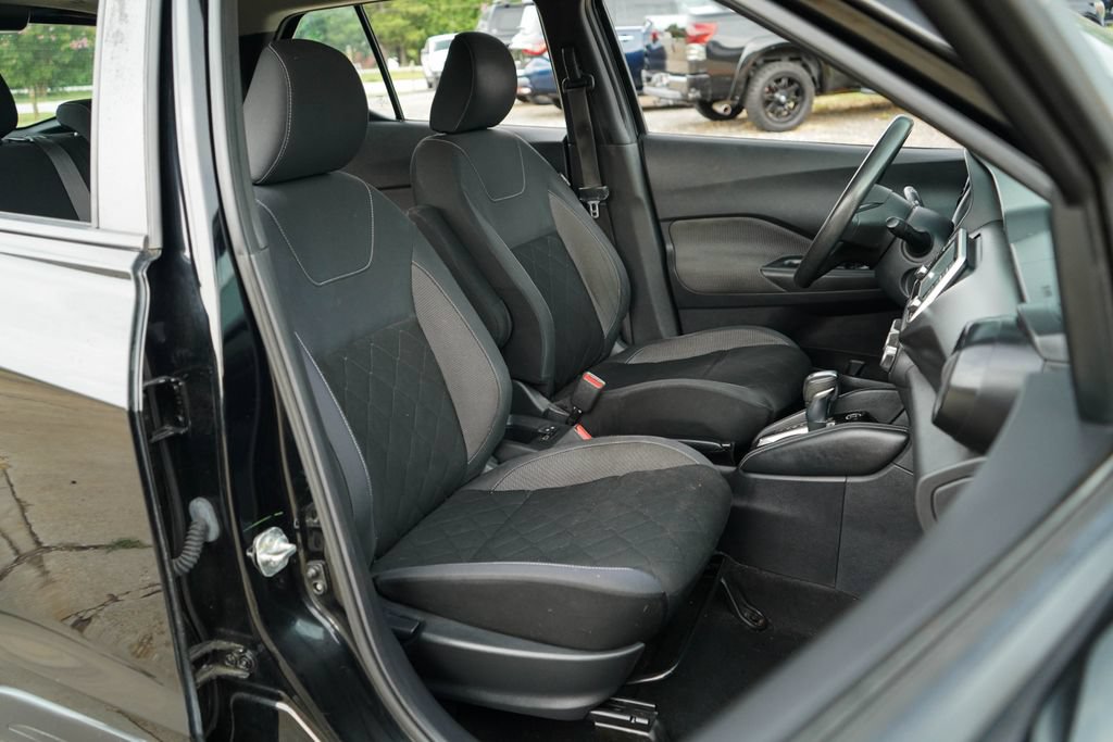 Used 2019 Nissan Kicks S FWD image 13