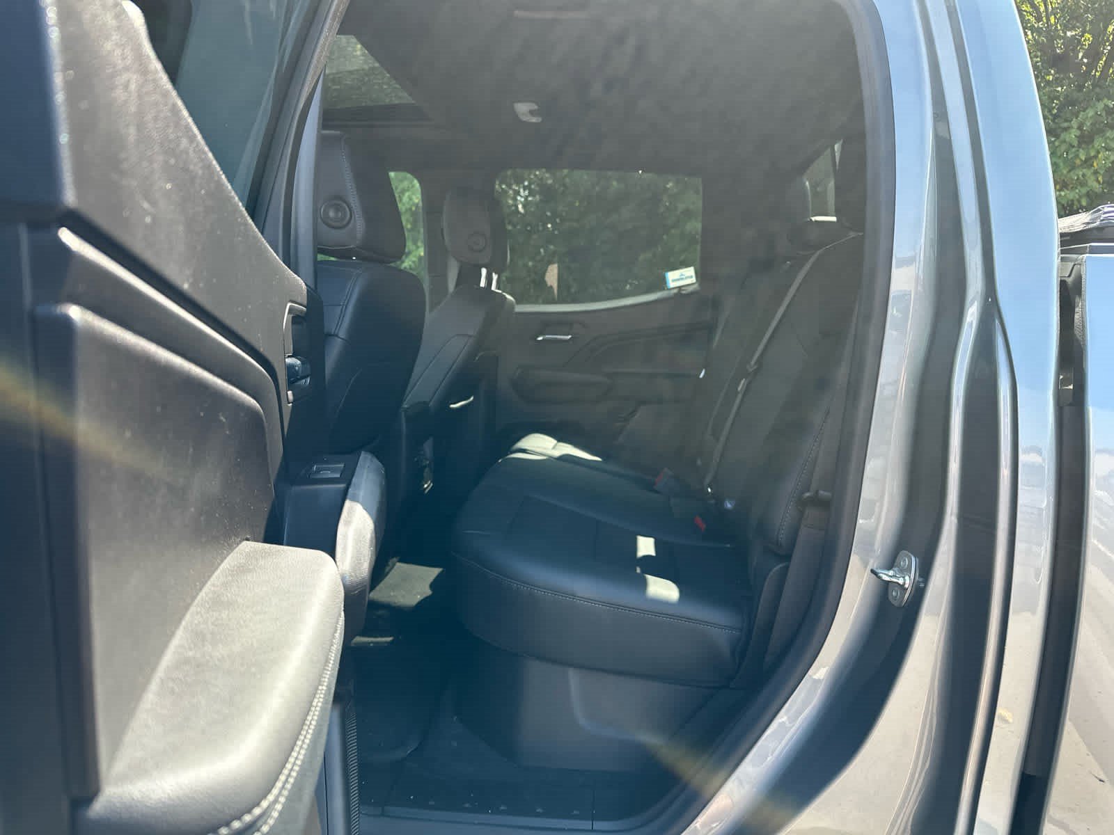 Used 2024 GMC Canyon Elevation w/ Elevation Premium Package AWD/4WD image 6