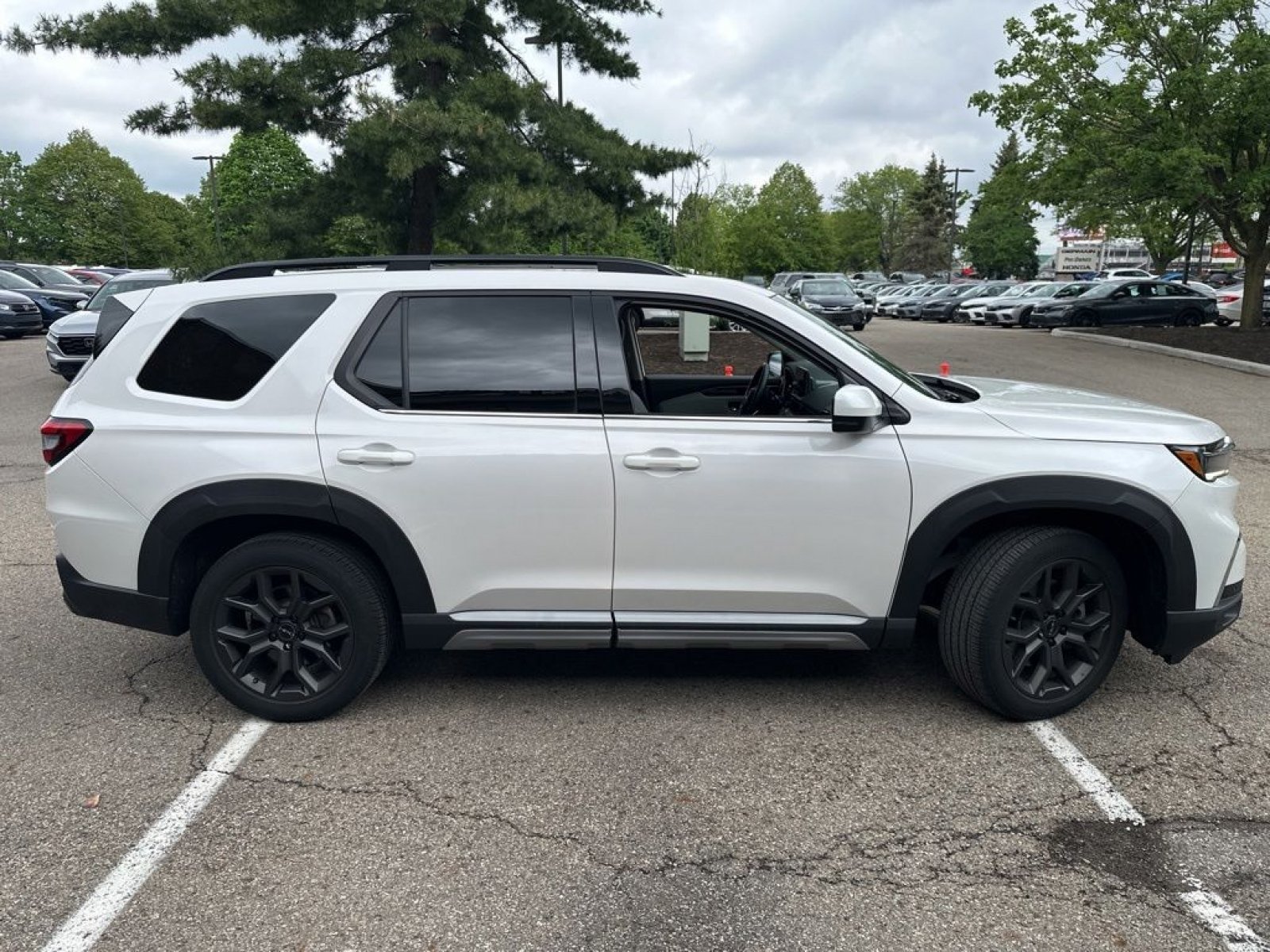 Used 2023 Honda Pilot Touring image 4