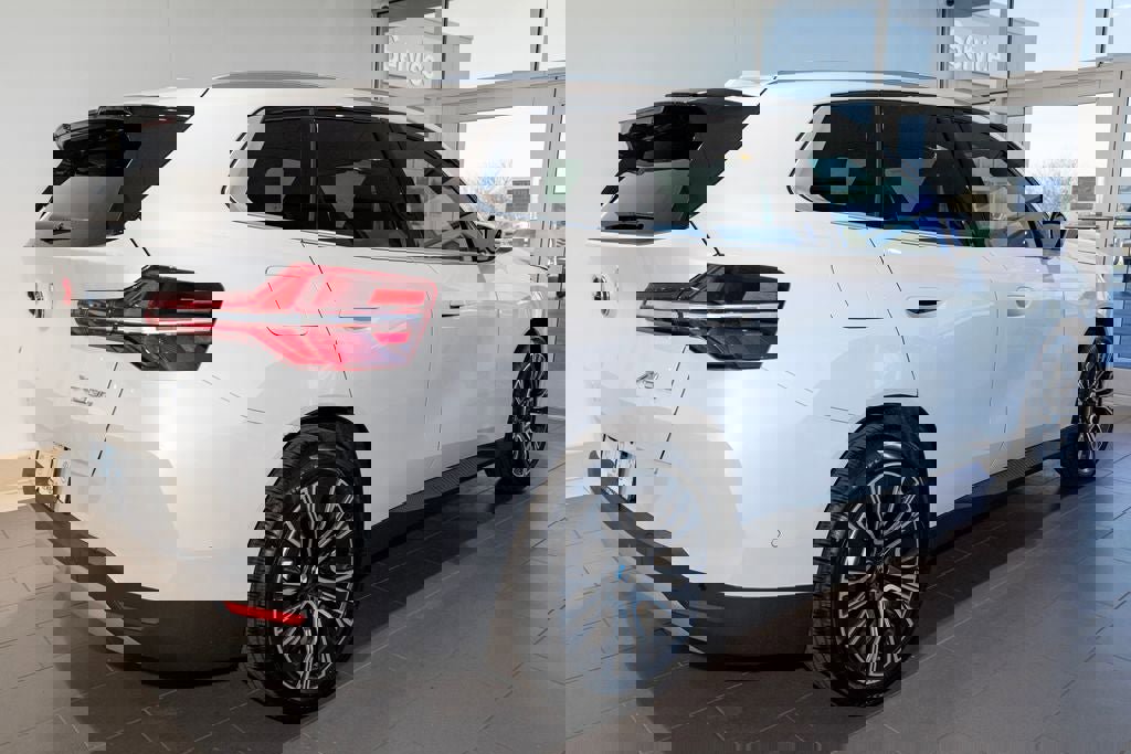 New 2026 BMW X3 xDrive30 w/ Premium Package image 5