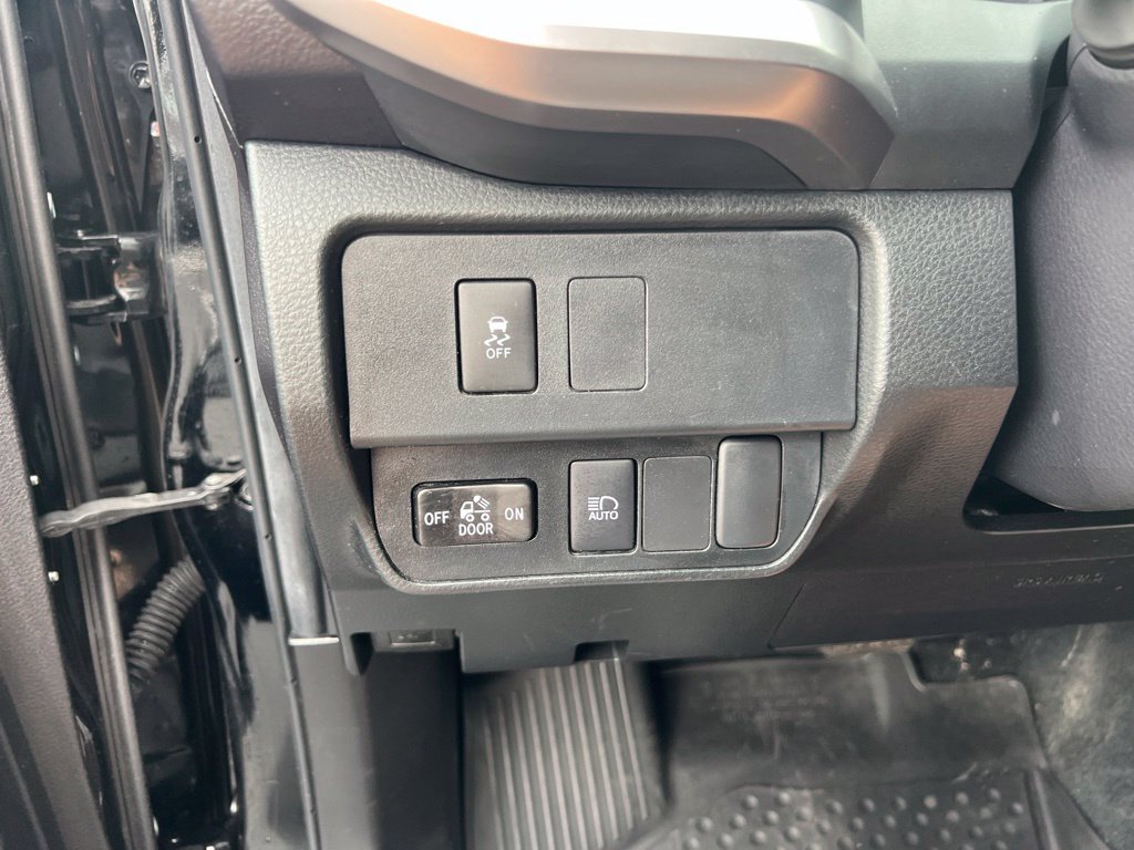 Used 2023 Toyota Tacoma SR5 AWD/4WD image 16